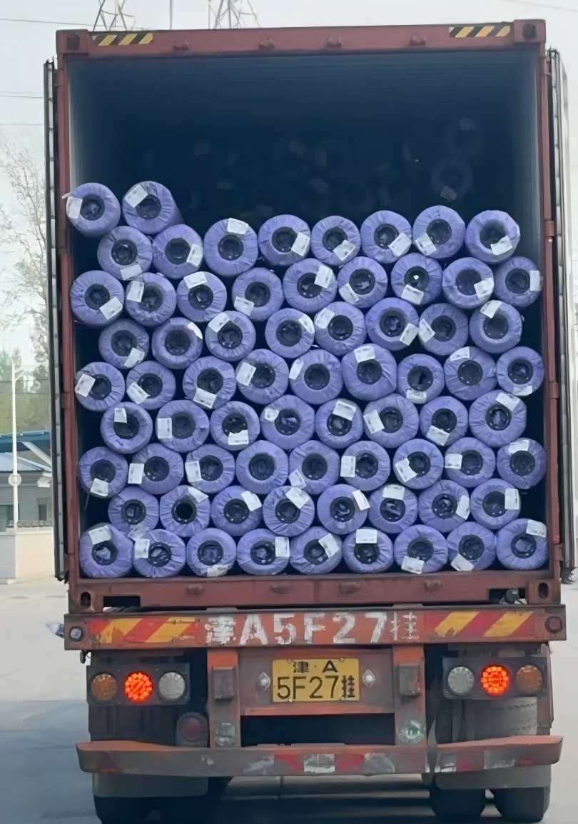 Global delivery container 15