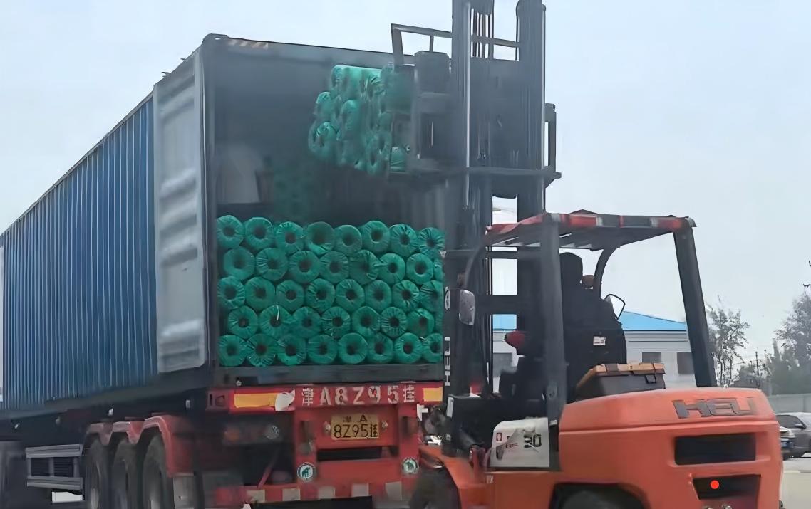 Global delivery container 11