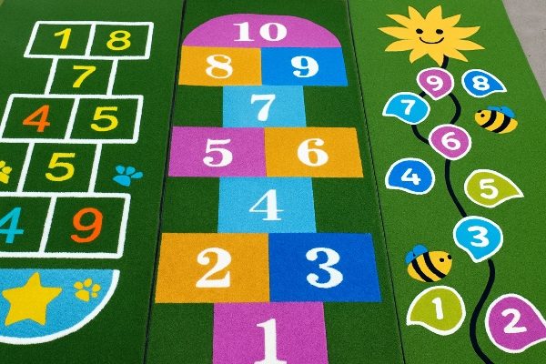 How to Get Custom Logos and Designs on Artificial Grass?