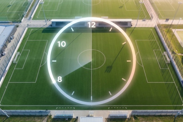 What Is the Recommended Daily Usage Time for a Soccer Field with Artificial Turf?