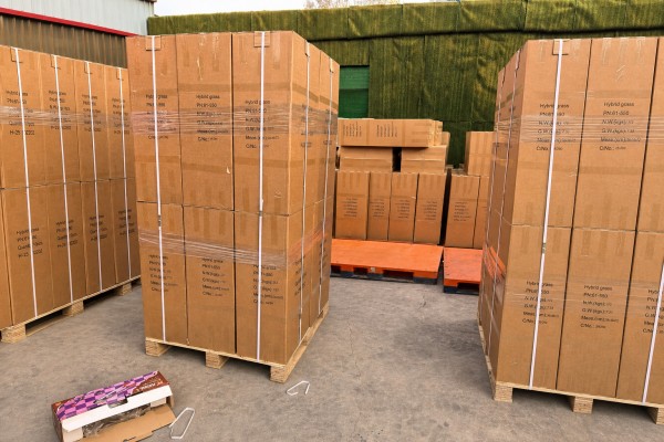 Wholesale hybrid pet turf container loading